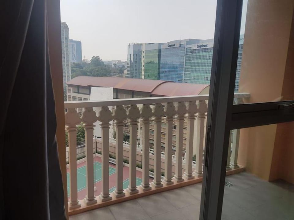 McKinley BGC Hill Taguig Apartment in Makati