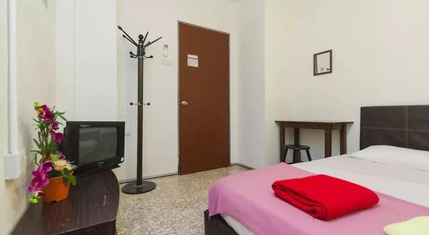 Cocoa Mews Cafe & Home Bed and Breakfast in George Town