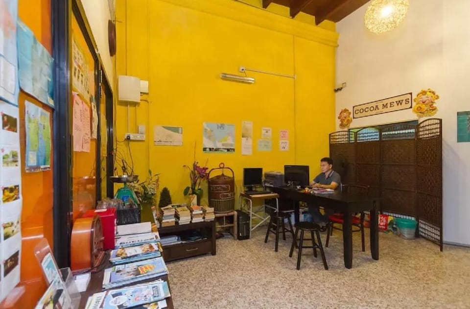 Cocoa Mews Cafe & Home Bed and Breakfast in George Town
