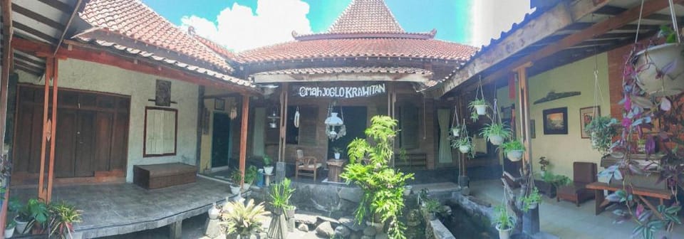 Ndalem Joglo Krawitan Syariah Hotel in Special Region of Yogyakarta