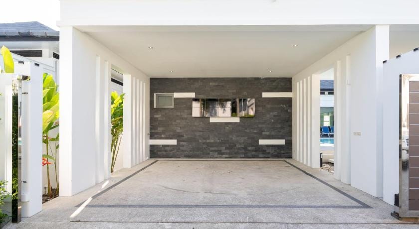 Tropical 4BR Pool Villa Destiny in NaiHarn Villa in Rawai