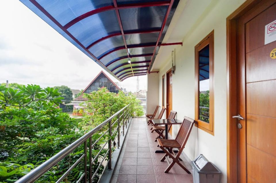 RedDoorz Plus near Universitas Indonesia Bed and Breakfast in West Java
