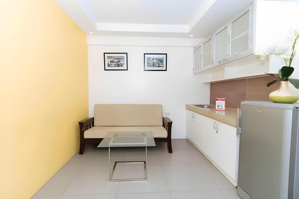 RedDoorz @ DBuilders Rooms Ph1 Taguig Hotel in Paranaque