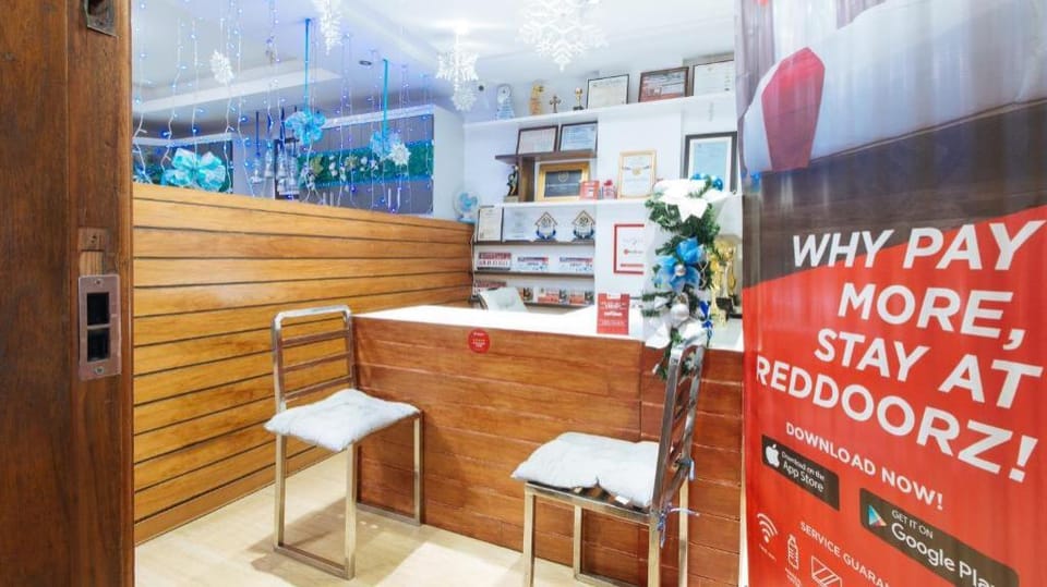 RedDoorz @ DBuilders Rooms Ph1 Taguig Hotel in Paranaque