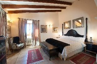 6 Bedroom Luxury Villa Just 10 Minutes From The Playa Villa in Llevant