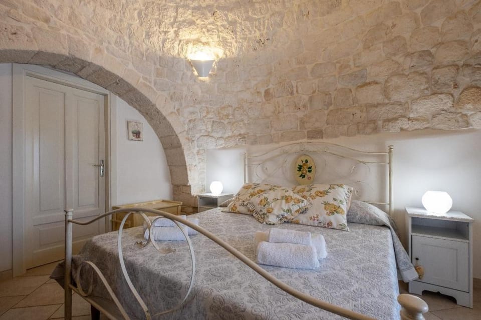 Trulli in ancient farm with pool Vacation rental in Province of Taranto