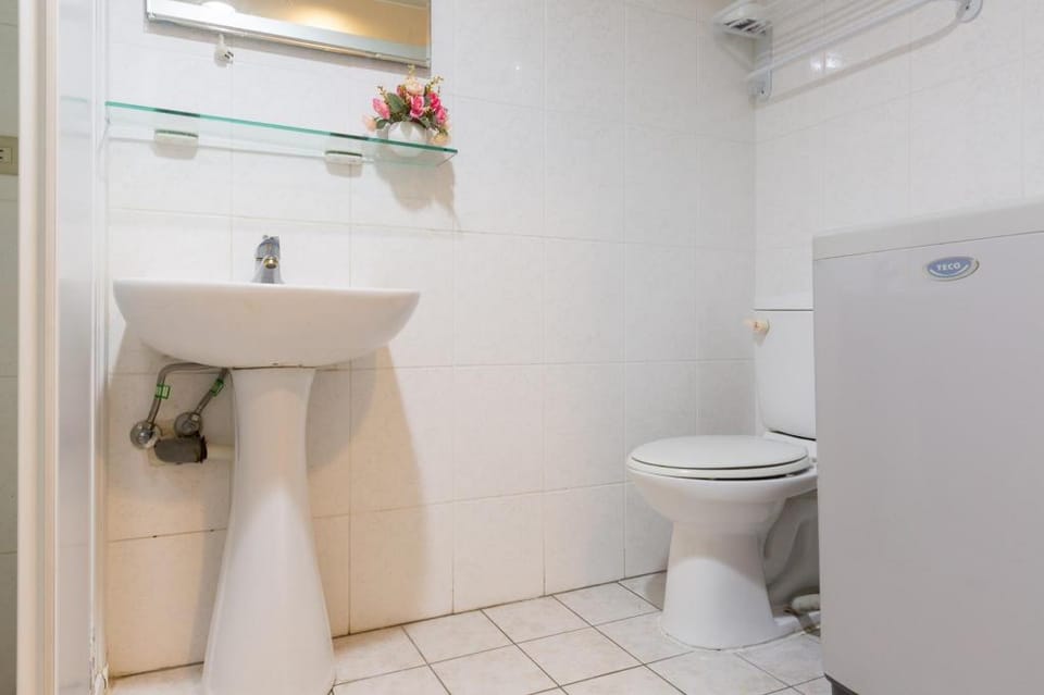 Ximending(Emei C)-Free Drop-off Service,lift Apartment in Taipei City