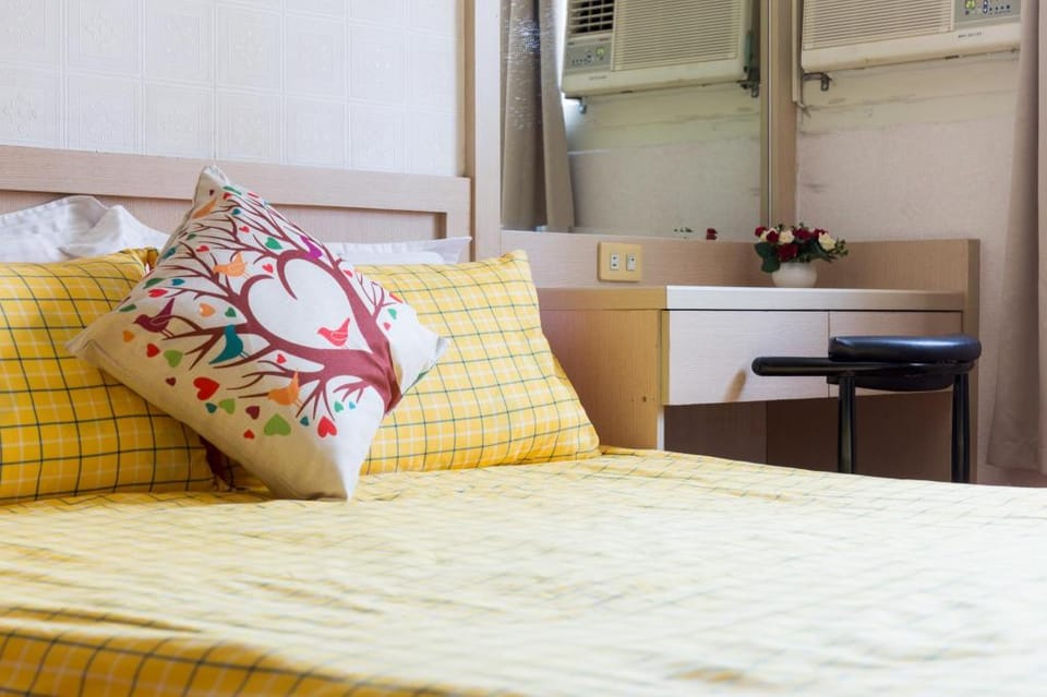 Ximending(Emei C)-Free Drop-off Service,lift Apartment in Taipei City