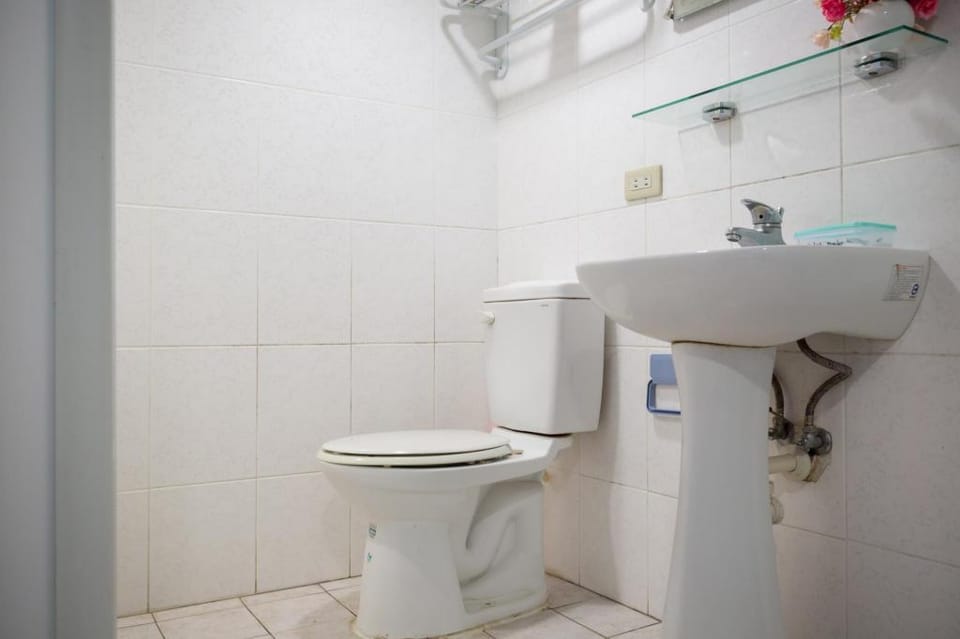 Ximending(Emei E)-Free Drop-off Service, lift Apartment in Taipei City