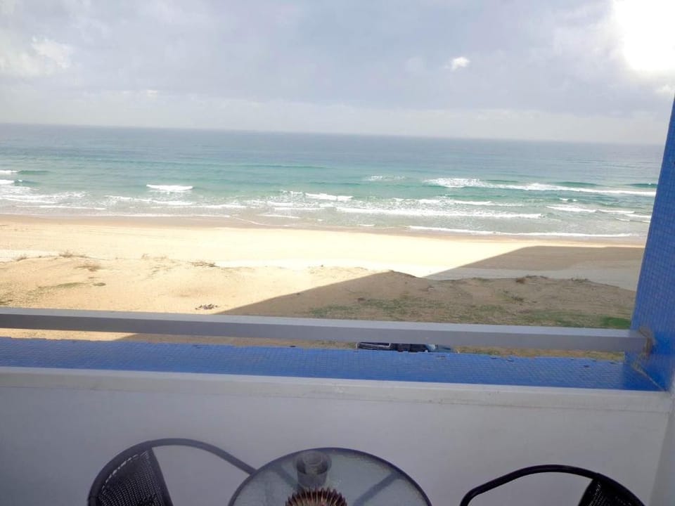 Sea View apt- enjoy facilities & benefits of livi Apartment in Center District