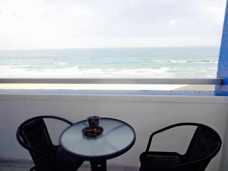 Sea View apt- enjoy facilities & benefits of livi Apartment in Center District
