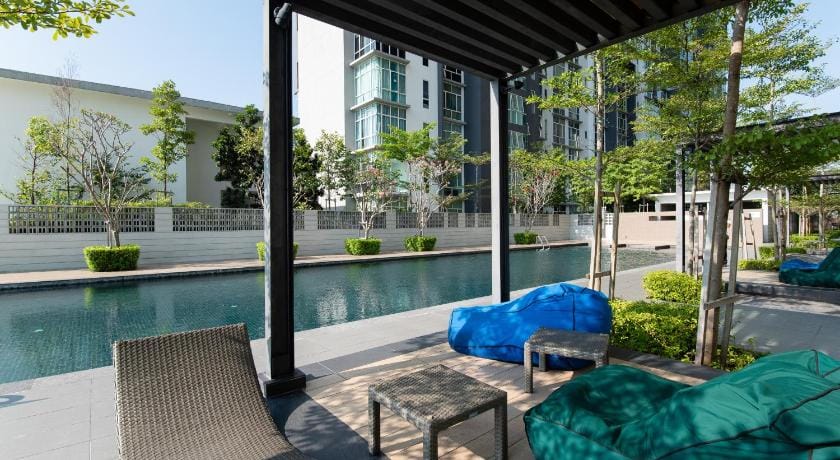 Modern Luxury Studio @ Seri Kembangan Apartment in Selangor, Malaysia