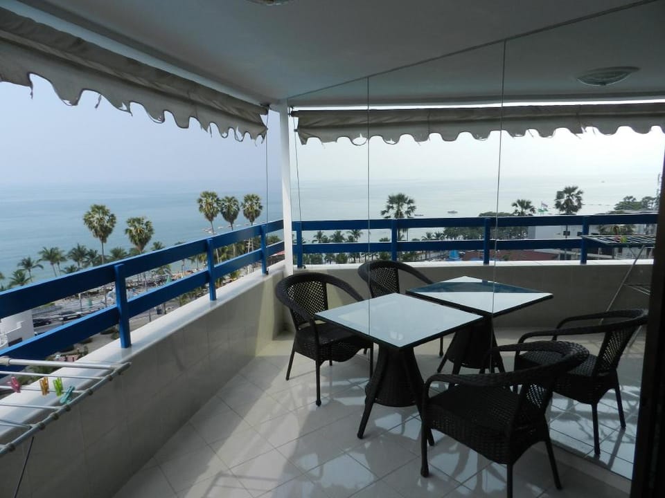 Jomtien PLAZA Condotel - Suite Studio Sea View 903 Apartment in Pattaya City