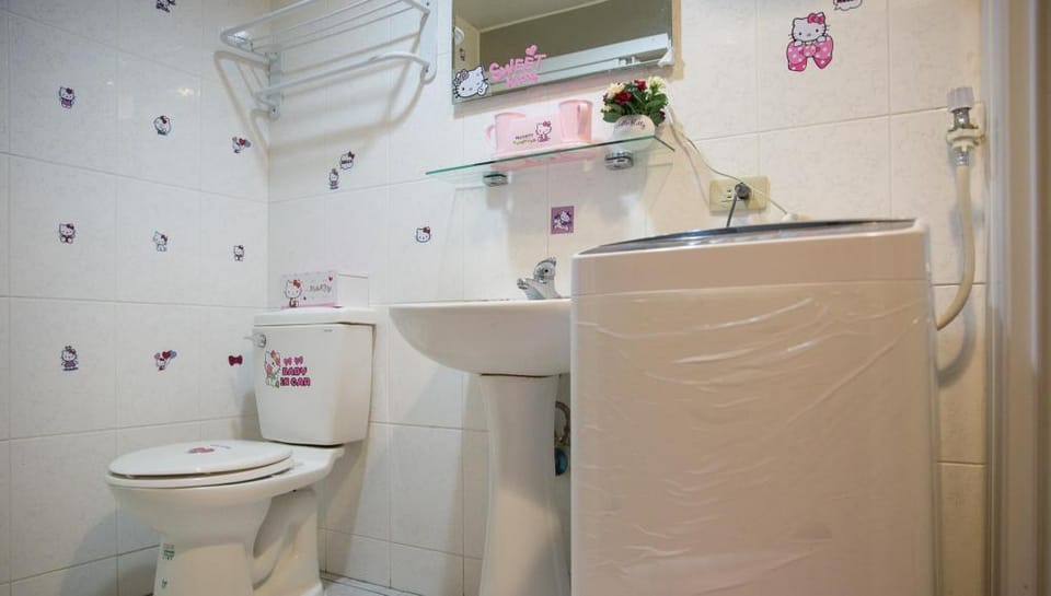 Ximending(Emei D)-Free Drop-off Service, lift Apartment in Taipei City
