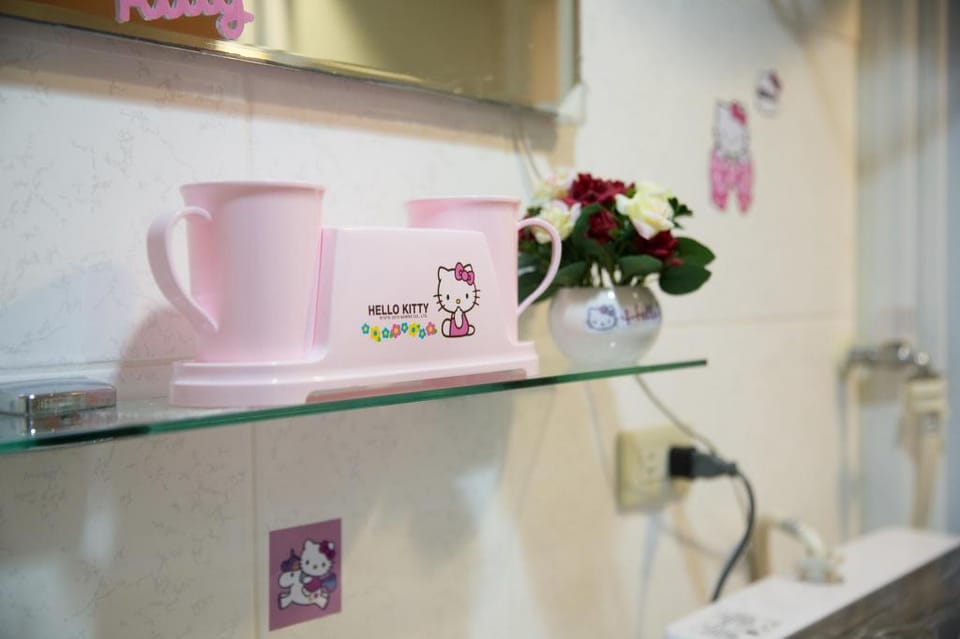 Ximending(Emei D)-Free Drop-off Service, lift Apartment in Taipei City
