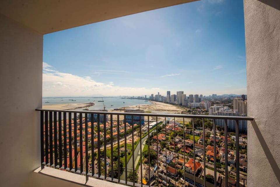 The Landmark Seaview Suite Home Apartment in Tanjung Bungah