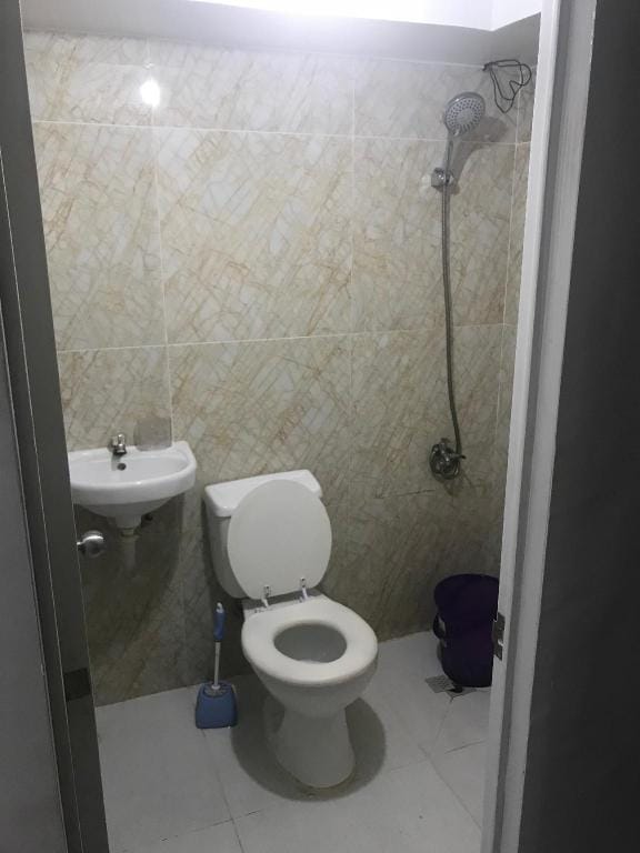 RoomXpress - Alabang Apartment in Muntinlupa
