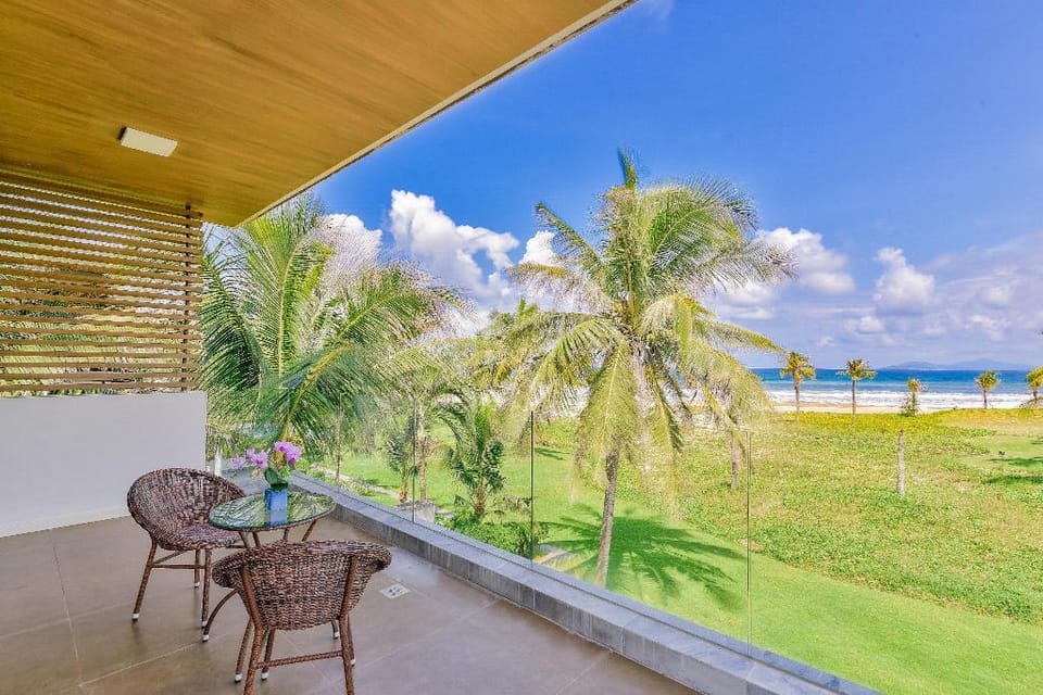 Villa 7 Bedroom  Beachfront The Five Stars Villa in Hoa Hai