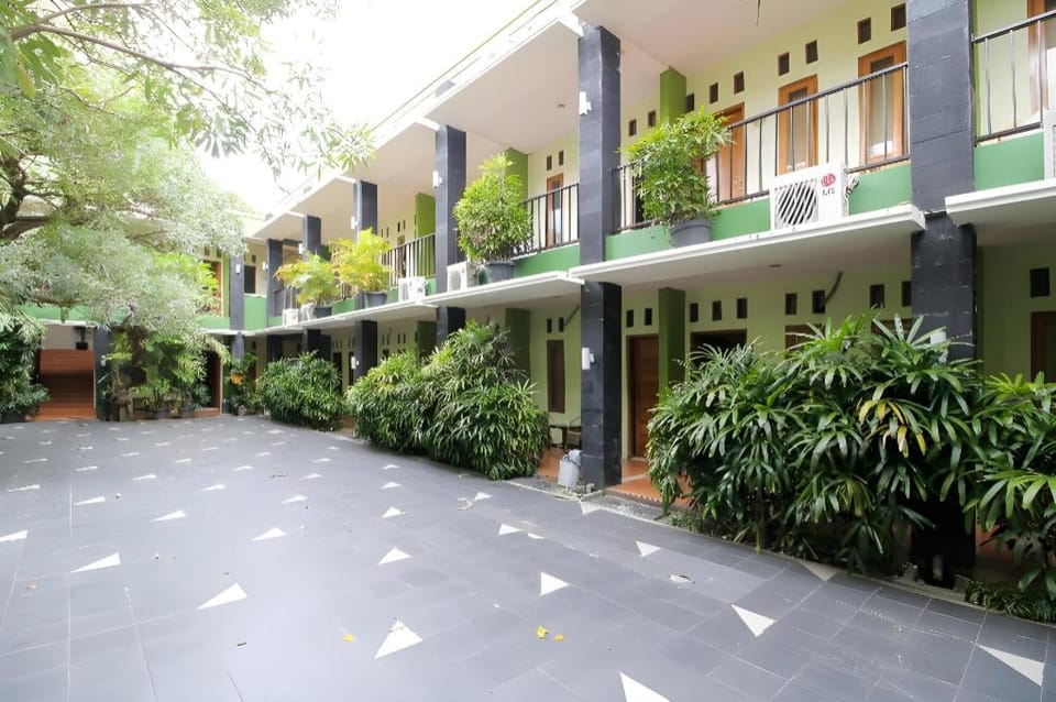 RedDoorz Plus @ Taman Siswa 2 Hotel in Yogyakarta