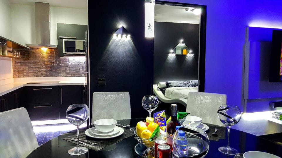 Modern Luxury Lower Penthouse in Mandaluyong Apartment in Mandaluyong