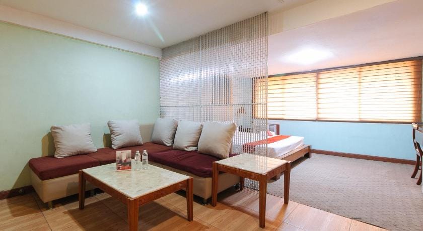 RedDoorz Plus @ Timog Avenue Quezon City Hotel in Quezon City