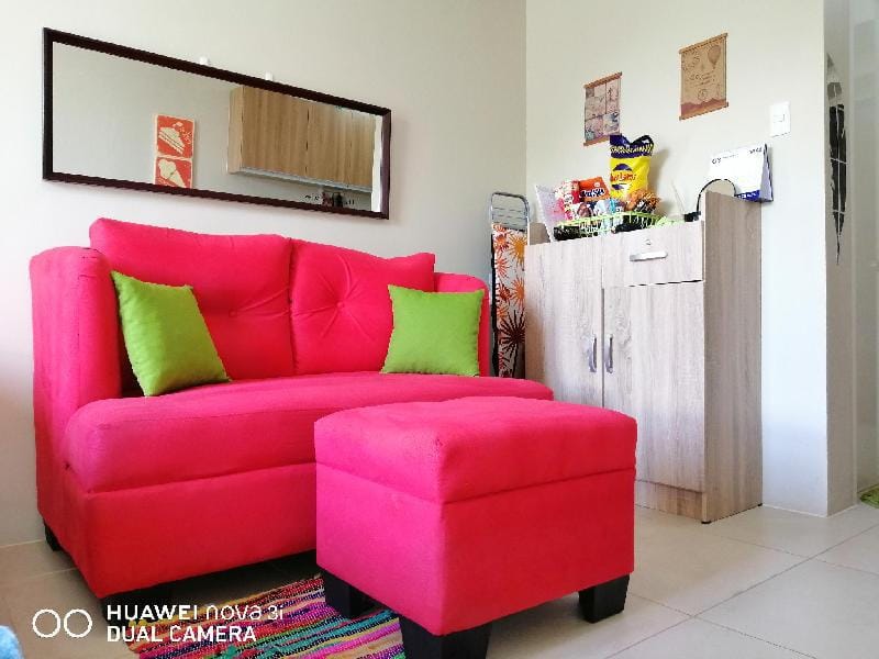 Cozy Condo Studio near Manila Airport w/ Unli Wifi Apartment in Las Pinas