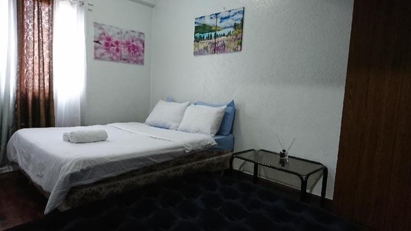 Citadel Inn 2 Bedroom for 8 Adults Makati ave Apartment in Makati