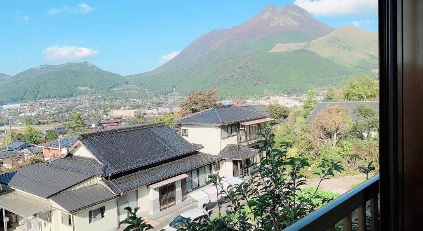 Yufuin Sunday Bed and Breakfast in Japan