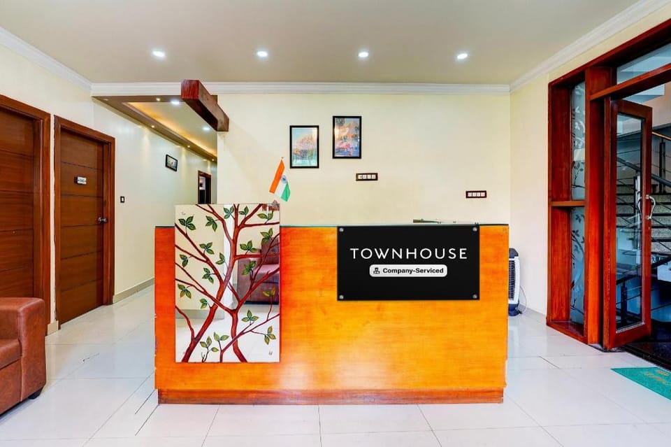 Super Townhouse MG Road Near Commercial Street Hotel in Bengaluru