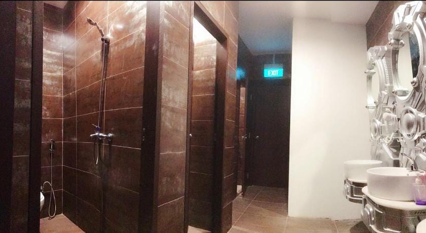 Atlantis Pods @ Little India Capsule hotel in Singapore