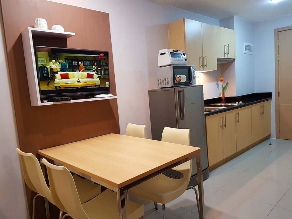 Fully Furnished Cozy 1BR Beside Big Mall Apartment in Quezon City