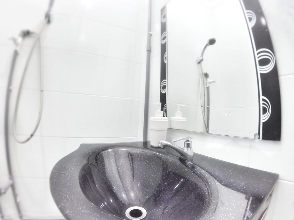 Puteh Guest House (Netflix available), Kertih Vacation rental in Terengganu, Malaysia