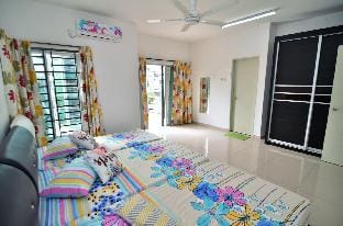 ImpianaCasa Kluang Guesthouse (Muslim Friendly) Vacation rental in Johor