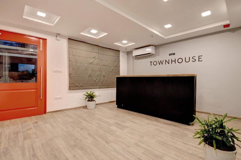 Super Townhouse Siri Residency Hotel in Bengaluru
