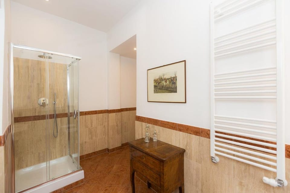 Prestigious Apartment via Barberini Apartment in Rome