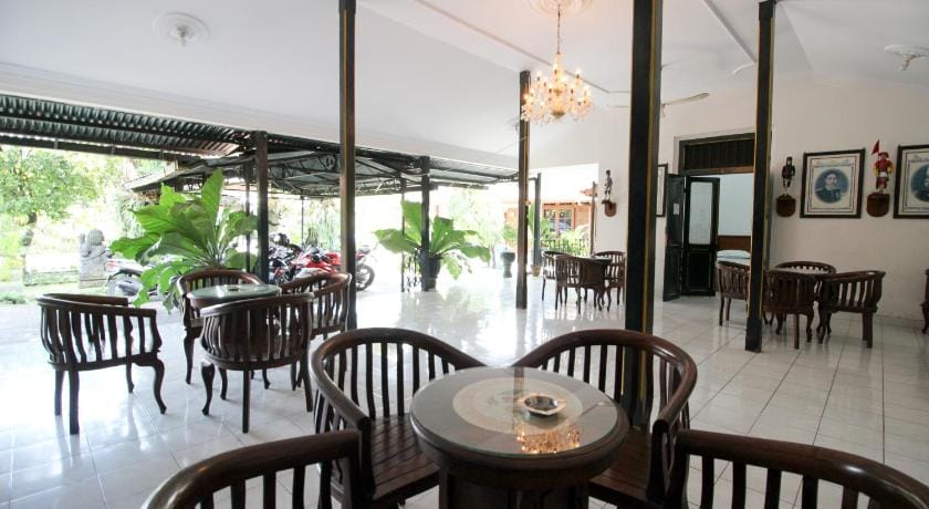 RedDoorz Plus near Alun Alun Selatan 2 Bed and Breakfast in Yogyakarta