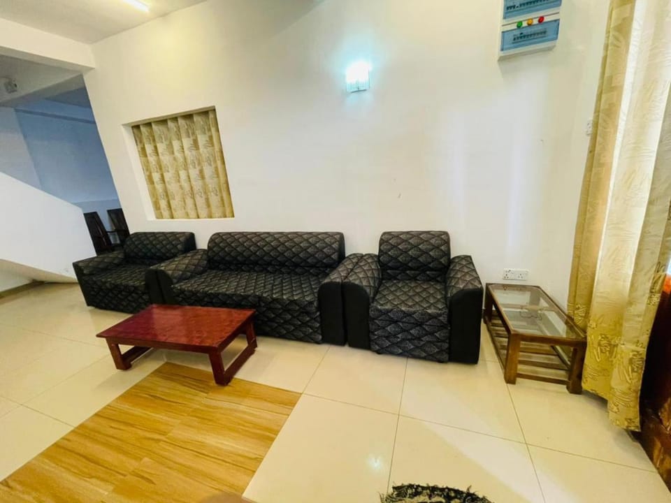New Eagle Best Inn Inn in Central Province