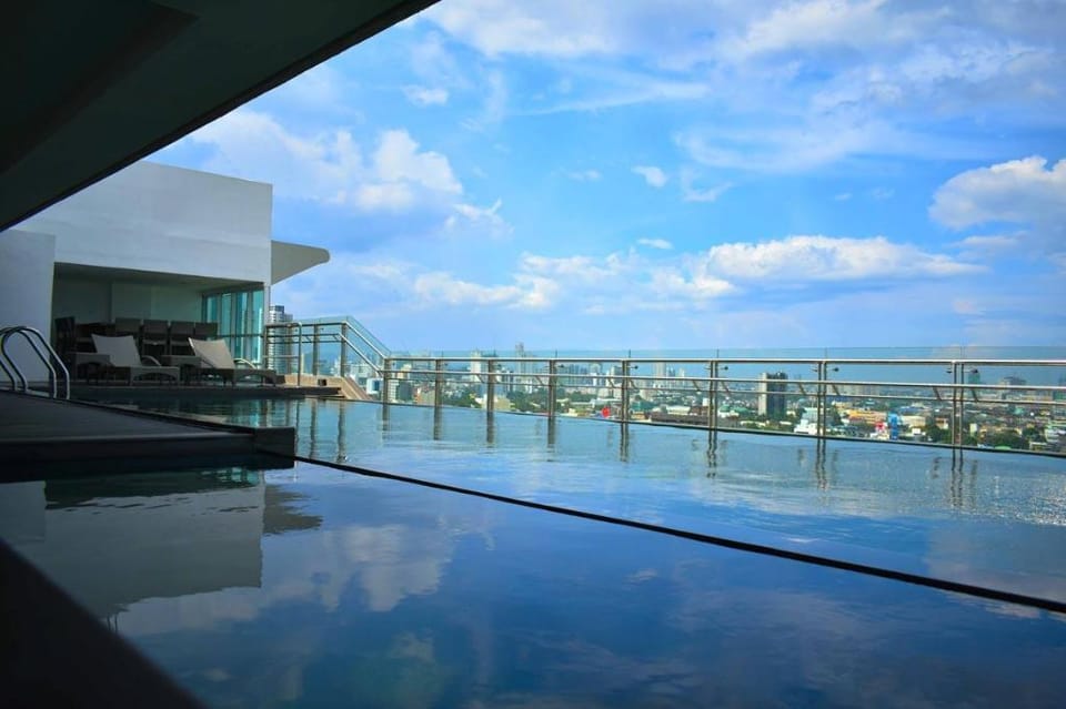 One Central Hotel & Suites Hotel in Lapu-Lapu City