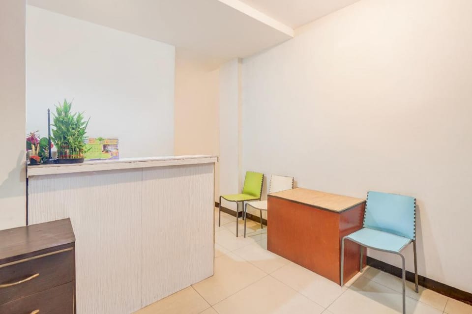 Hotel O Mangga Besar Near Mangga Besar Station Formerly Warna Warni Residence Hotel in Jakarta