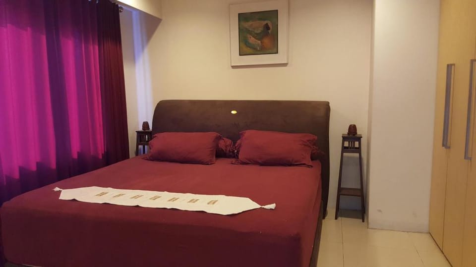 Sudirman-Thamrin Pool View for Business & Shopping Apartment in Jakarta