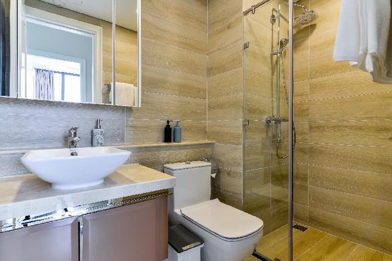 DISTRICT 1 ! River and HCMC Skyline! 2BR,LUXURY Apartment in Ho Chi Minh City