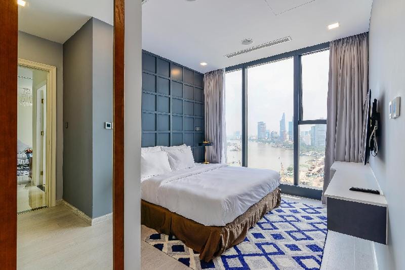 DISTRICT 1 ! River and HCMC Skyline! 2BR,LUXURY Apartment in Ho Chi Minh City