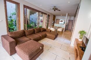 Villa Ziella Villa in North Kuta