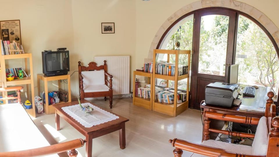Heliopetra studios, small village close to beaches Vacation rental in Crete