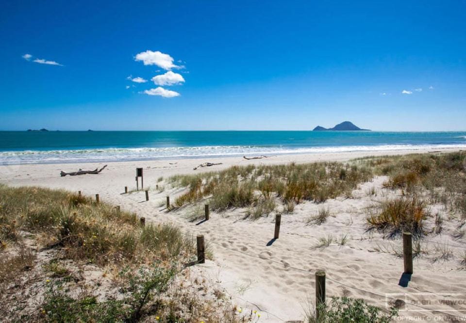 Thornton Beach Holiday park Campground/ 
RV Resort in Bay Of Plenty