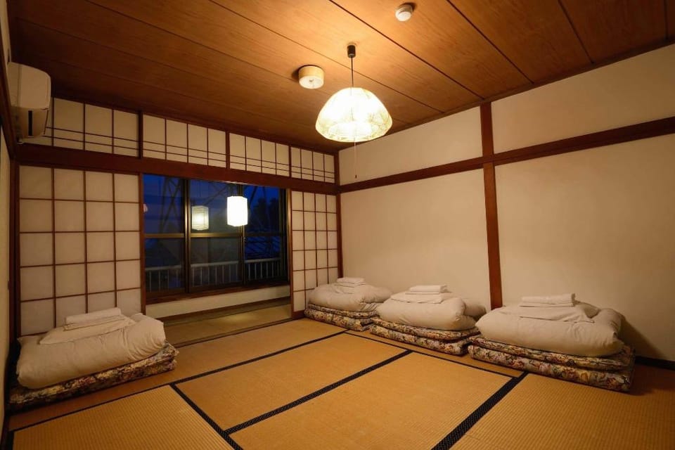 Irori Guest House TENMAKU Bed and Breakfast in Hakone