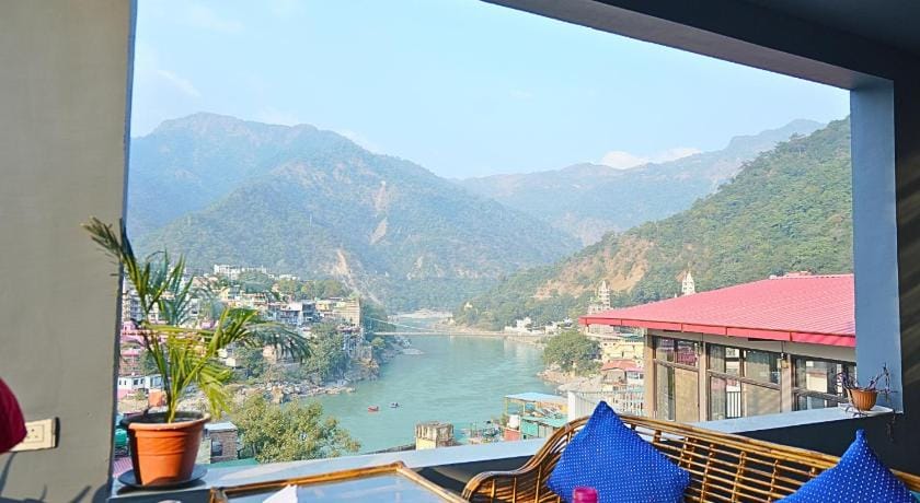 Skyard Hostel Rishikesh - Laxman Jhula Hostel in Rishikesh