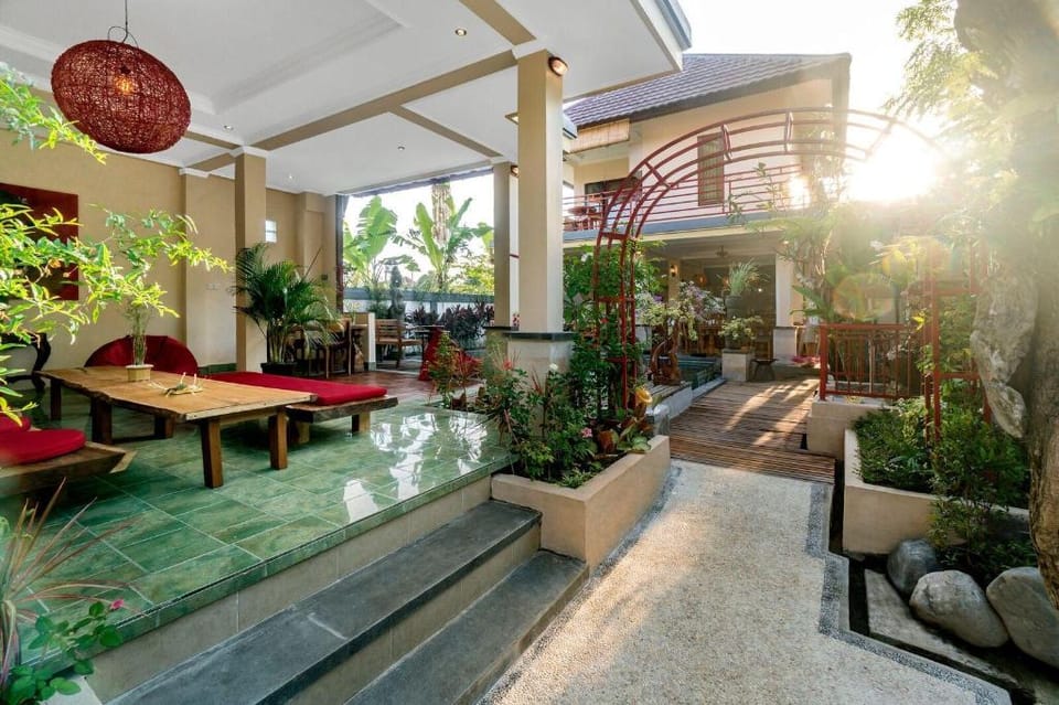 Metteyya Guesthouse Bed and Breakfast in Ubud