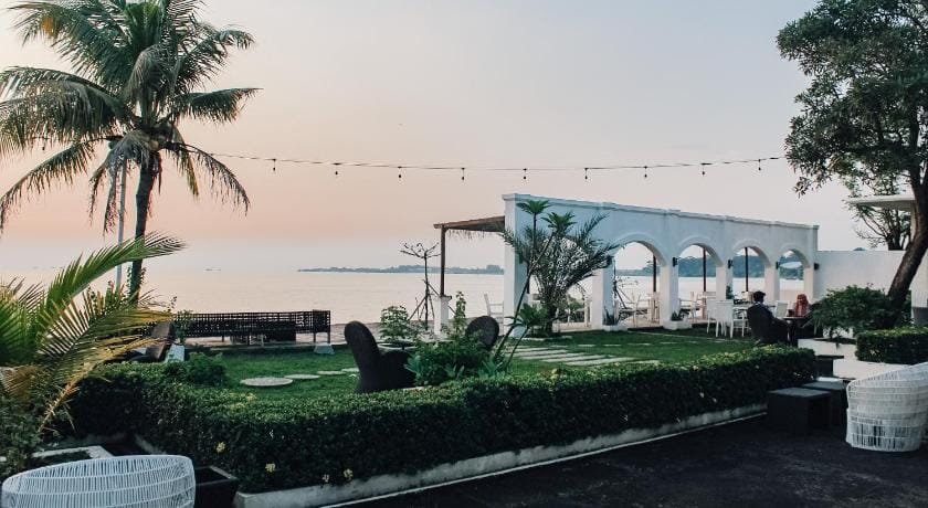 Seaside Villa & Muse Beach Resto Hotel in Indonesia