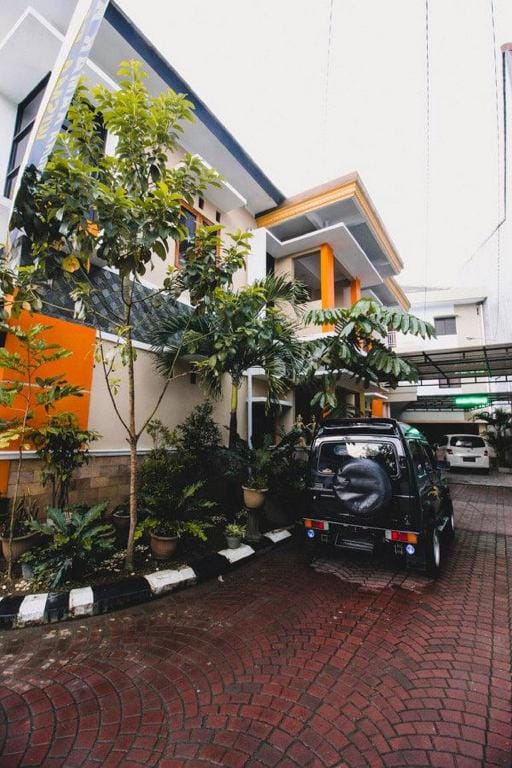RedDoorz Plus @ Pogung Raya Bed and Breakfast in Special Region of Yogyakarta